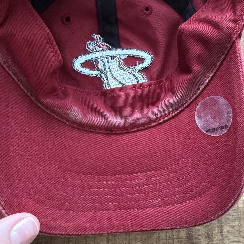 Miami Heat‎ Women's '47 Red Adjustable Hat Sequins - Picture 5 of 7